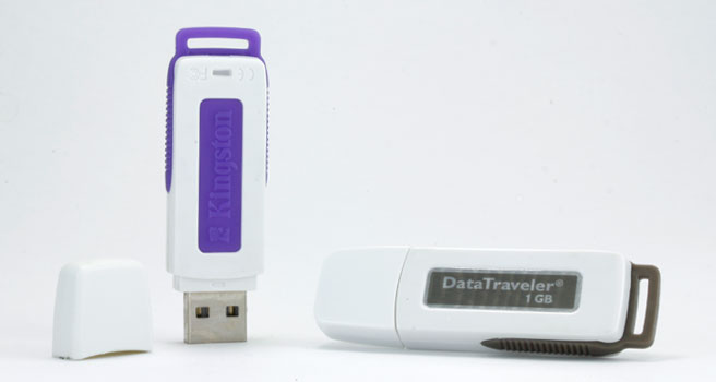 Traveler Cheap Thumb Drives