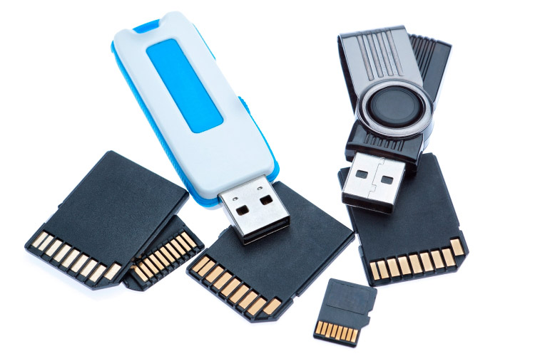Different types of flash memory- USB drives, Flash Drives, SSD Cards