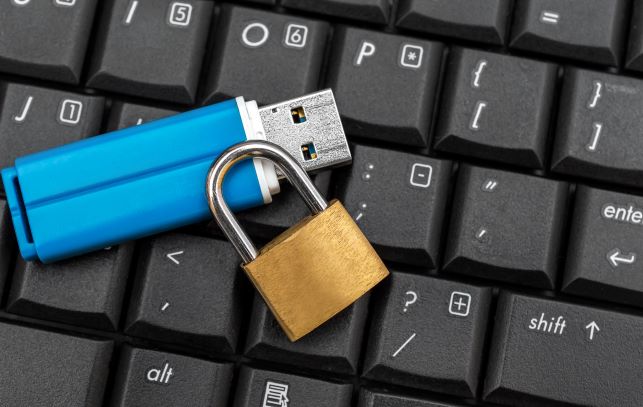 Forfærdeligt Bugt Specialitet How Secure Is a USB Flash Drive? 4 Ways to Safeguard Data