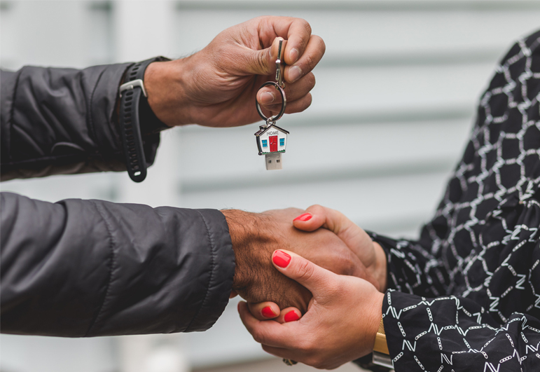 Key to Real Estate Success: House-Shaped Keychain Flash Drives