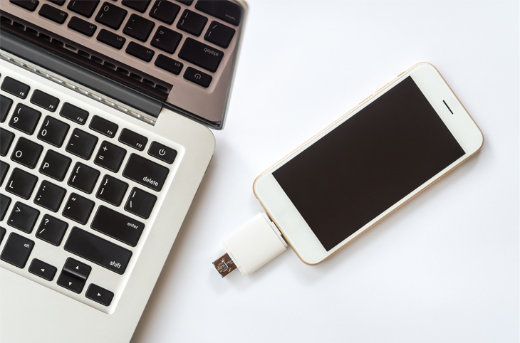 How to Use a USB Drive with an iPhone or iPad