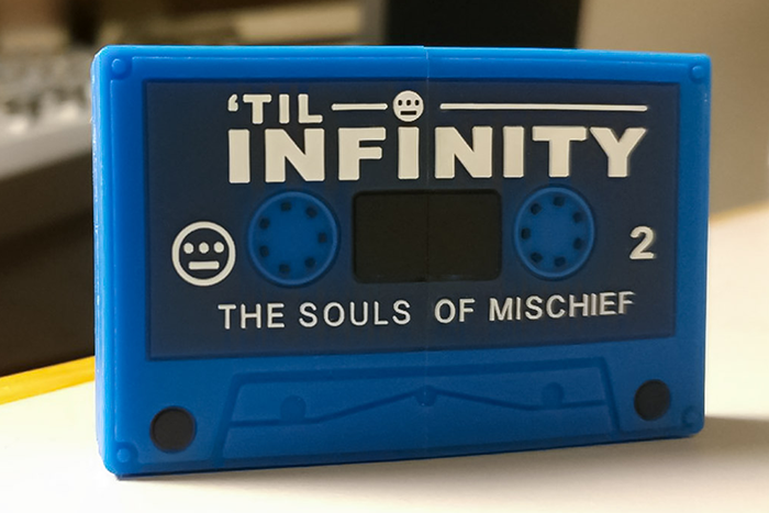 Til-Infinity-Custom-Cassette-Flash-Drives