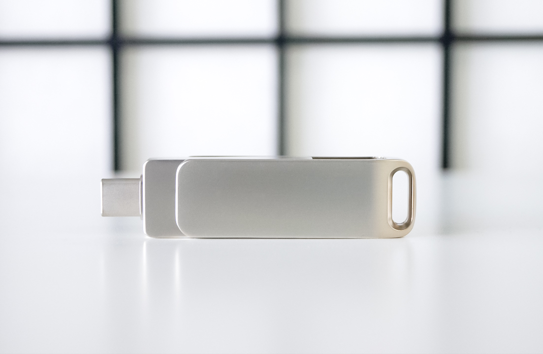 Pivot Usb Flash Drive 2