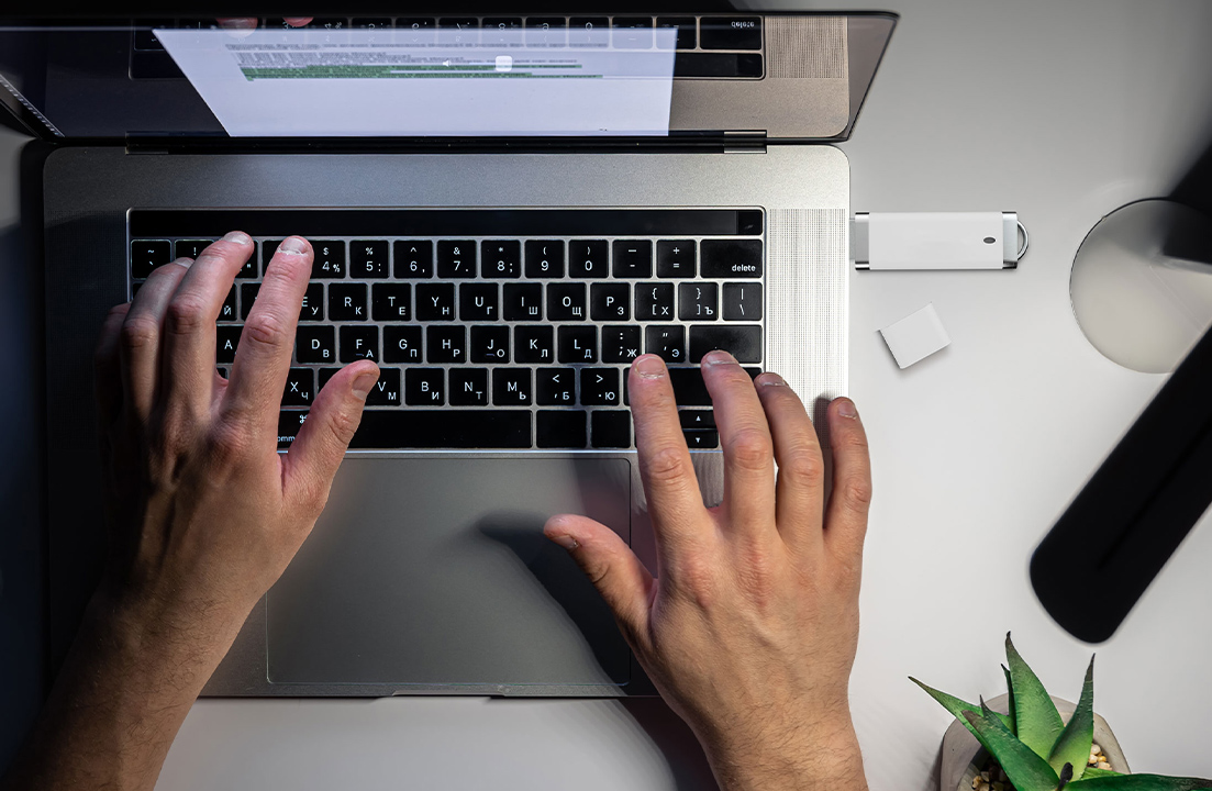 White Simple Usb 3.1 Flash Drive