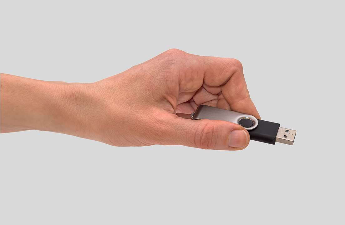 Black Swivel Usb Flash Drive